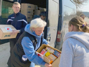 ODE Distribution of aid in the villages 13