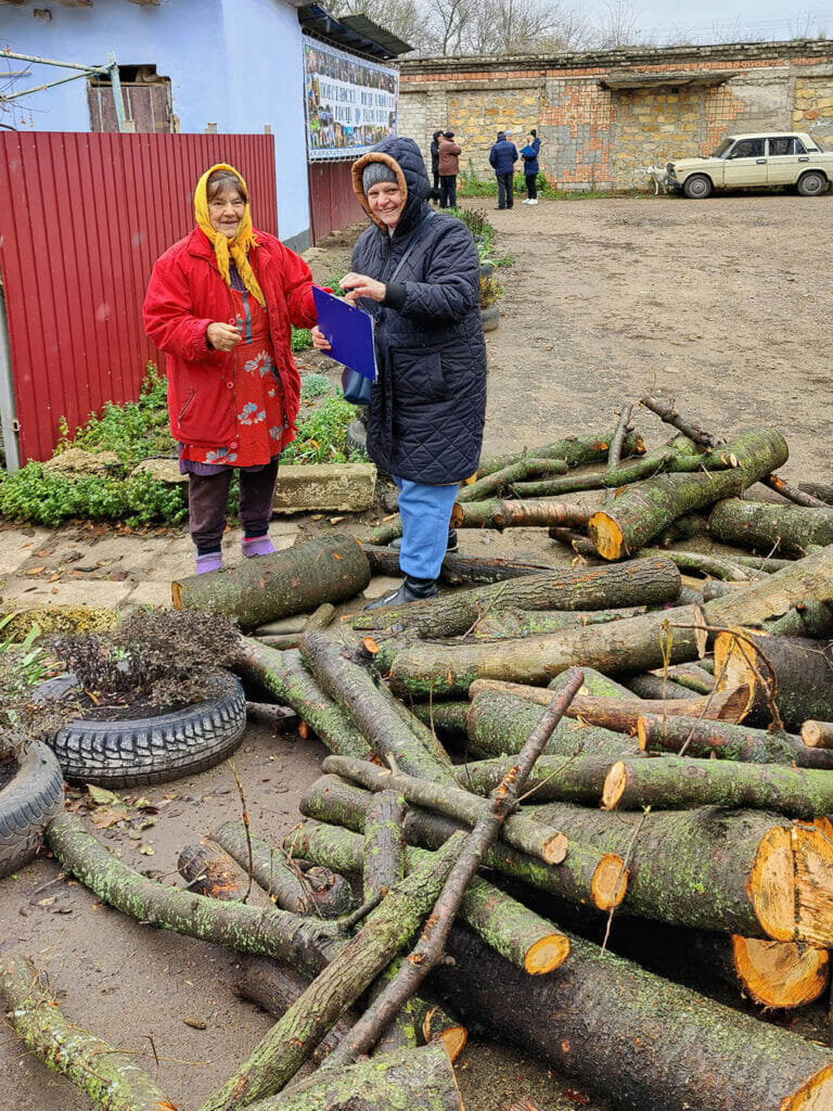 2011 11 30 Firewood to homes 2