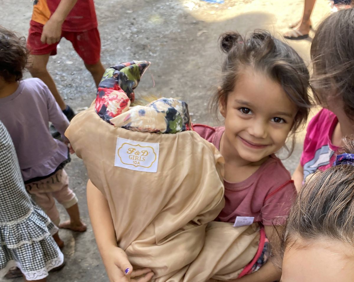 2025 09 10 Sliven Girl with a doll &ndash; kopio